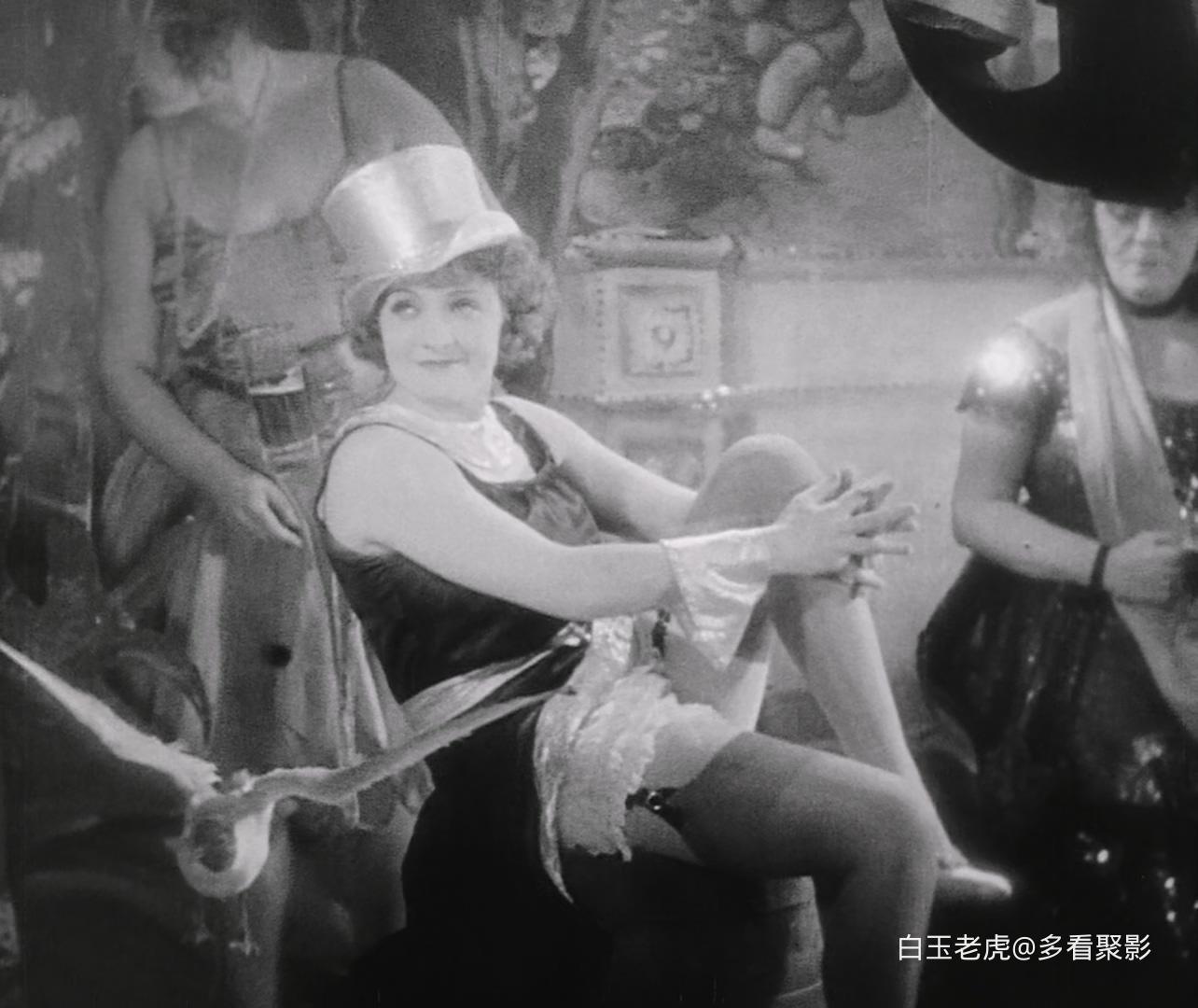 The.Blue.Angel.1930.1080p.BluRay.x265.10bit.FLAC.2.0-QuickIO.mkv_20250919_225254.205.jpg