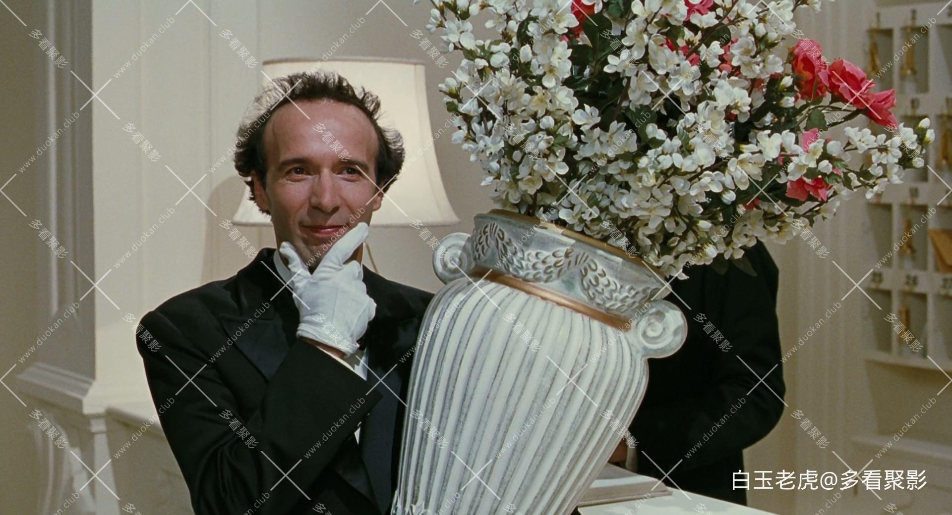 Life.Is.Beautiful.1997.BluRay.1080p.x265.10bit.2Audio-MiniHD.mkv_20250929_235008.714.jpg
