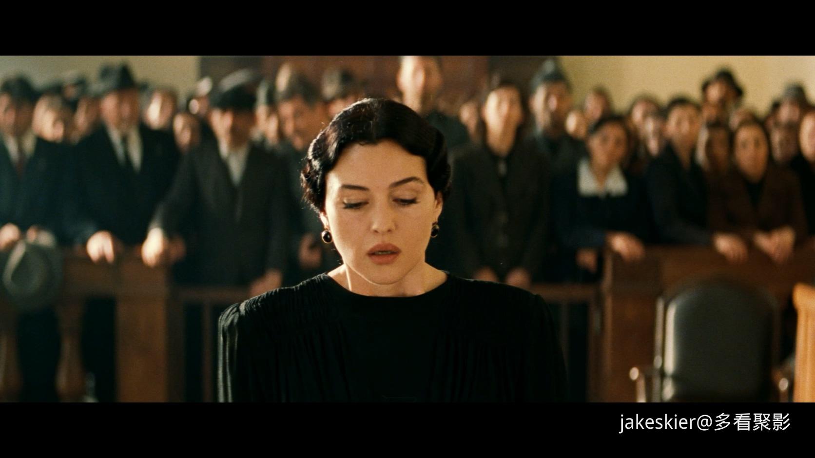 2000.西西里的美丽传说(108分钟).1080P.爱奇艺草配意特效中字.mkv_20251117_203216.644.jpg