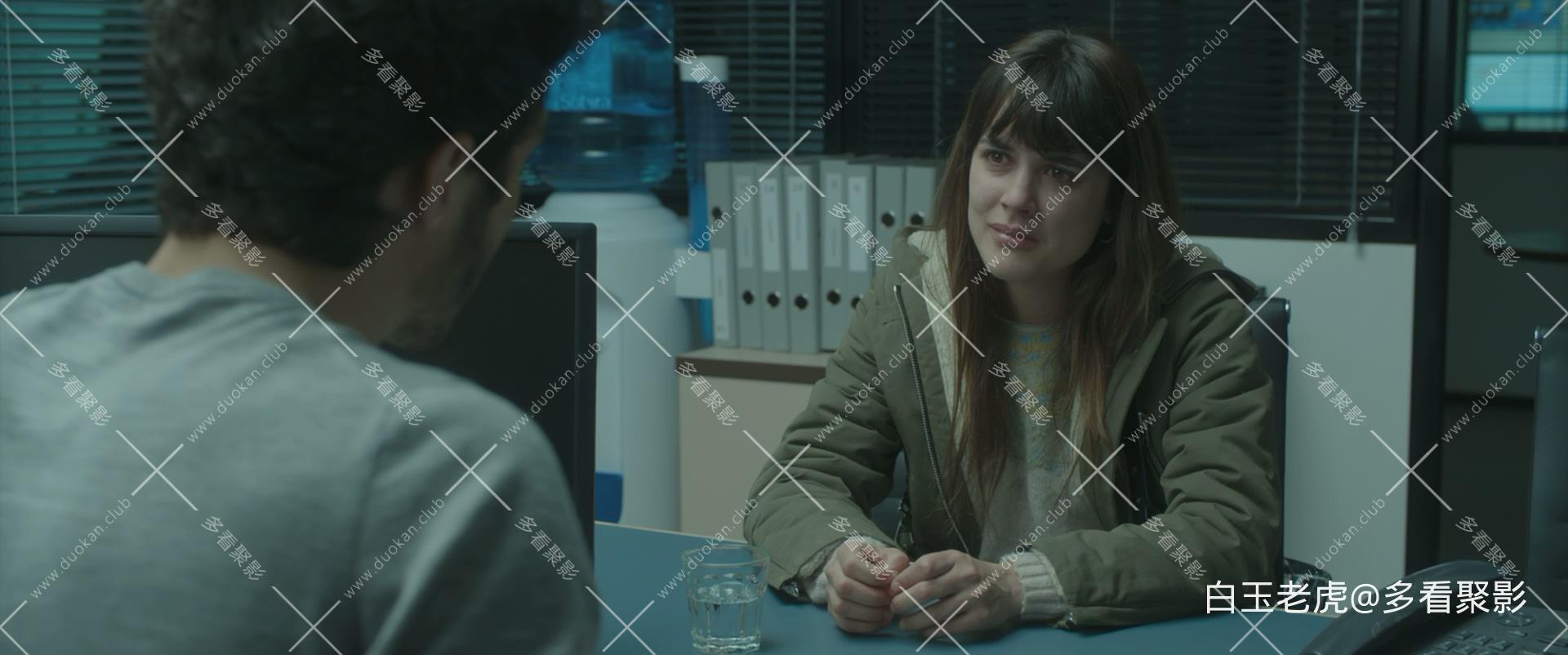 海市蜃楼.Durante.la.tormenta.aka.Mirage.2018.BluRay.1080p.x265.10bit.TrueHD.5.1..jpg